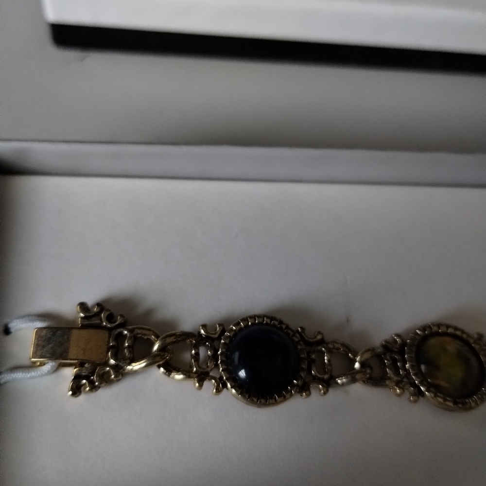 Liz and co bracelet with box - Picture 5 of 6